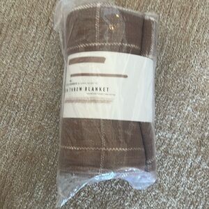 NWT Little Korboose woven throw blanket